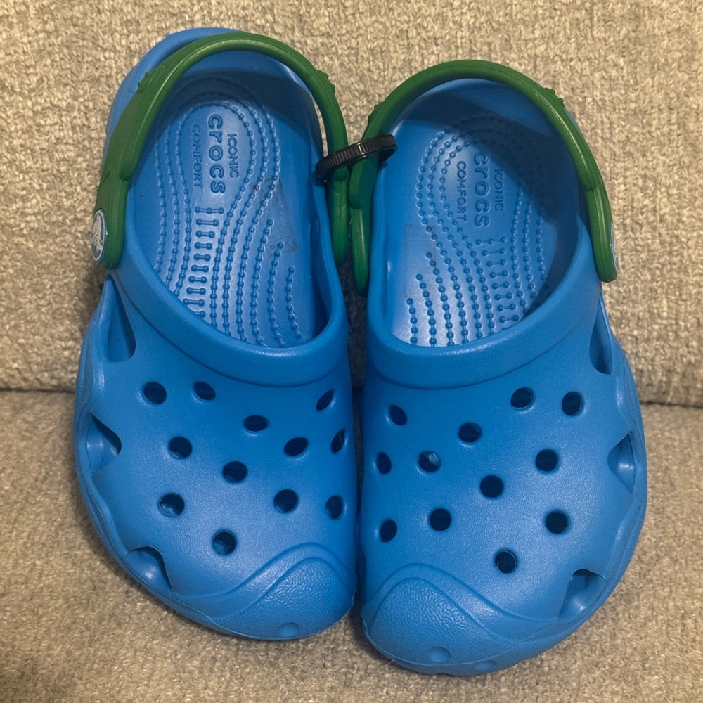 NWOT Crocs 202607 Kids Swiftwater Clog Shoes In Cerulean Blue & Grass Green C10 - Picture 2 of 4